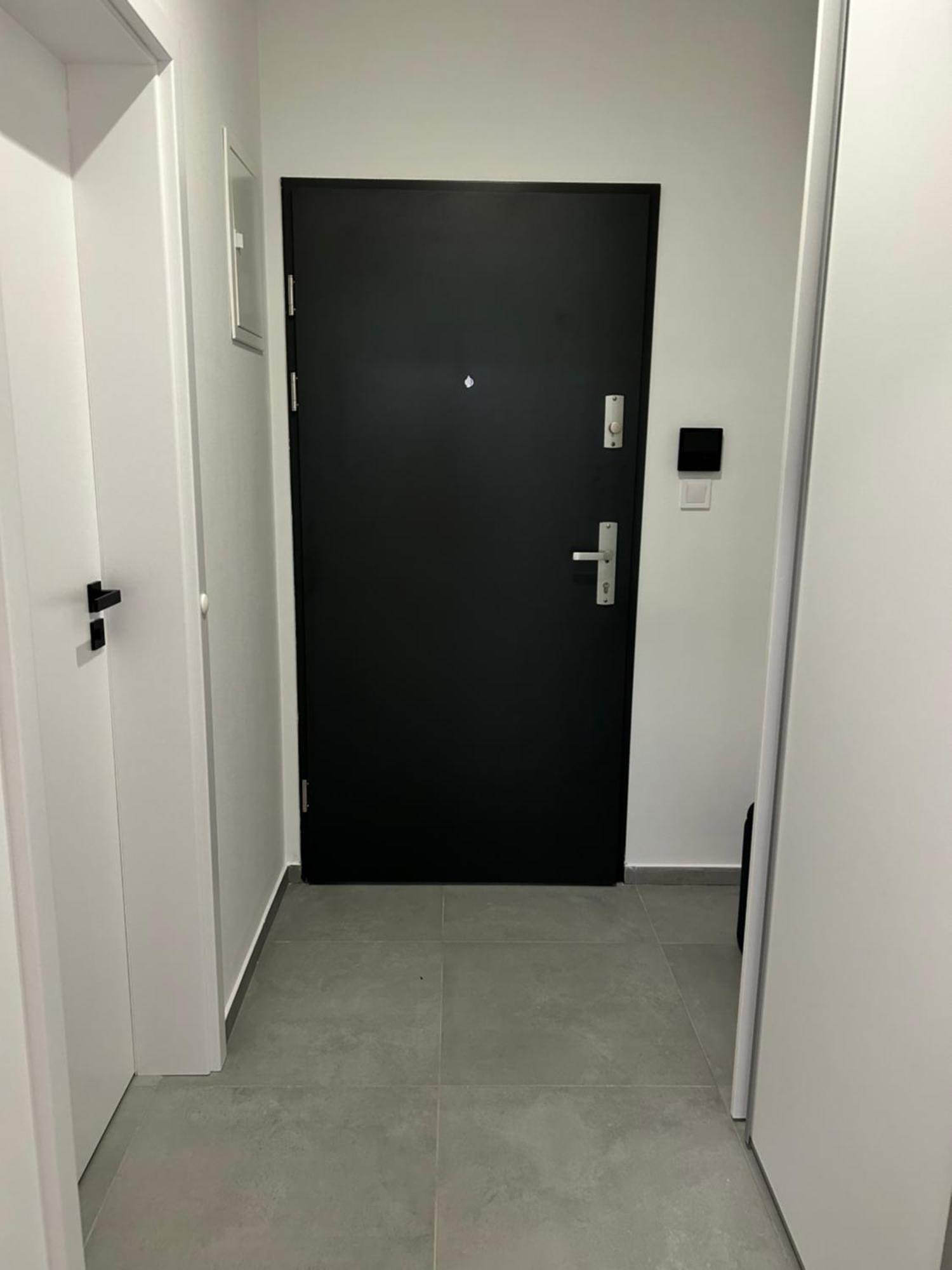 Ar Queen Island Košice Exteriör bild